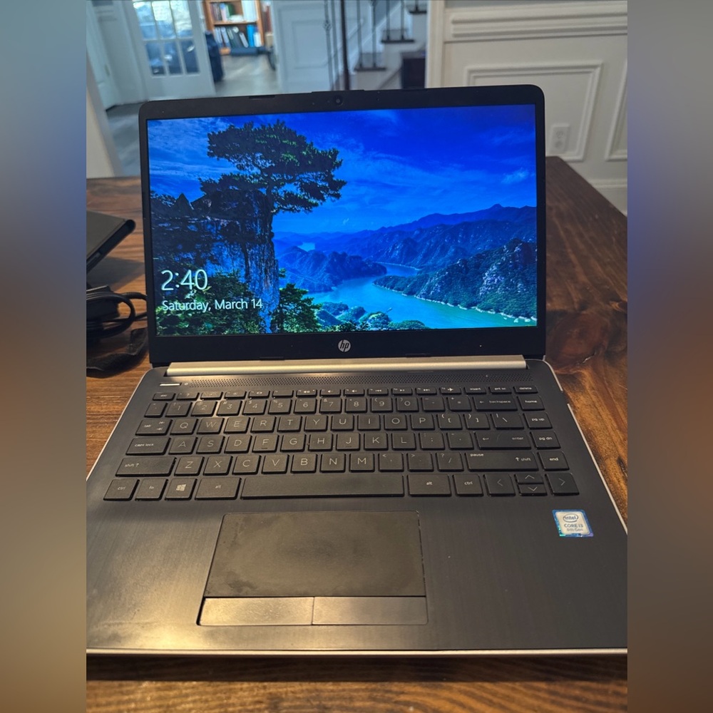 HP Notebook 14-cf0013dx 14" Laptop Core i3-8130U @2.20GHz 16GB RAM 932 GB HDD